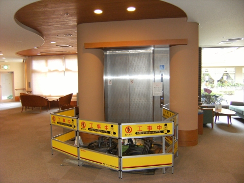2009・8・21エレベーター工事中
